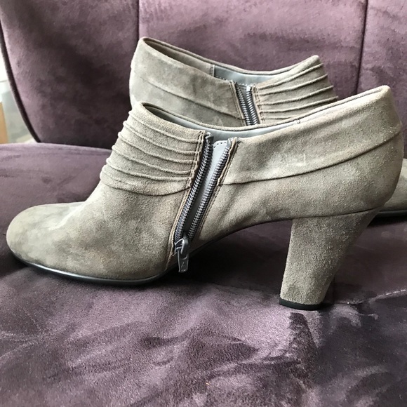 Aerosoles grey starring role suede boots FINAL - Picture 2 of 4